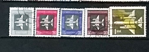 GERMANIA (DDR) 1957 &ndash; AVIATIE. AVIOANE. SERIE STAMPILATA DEPARAIATA, F103