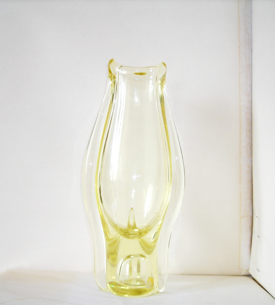 Vaza cristal citrine suflata manual – design Miroslav Klinger, Zelezny Brod  Sklo | Okazii.ro