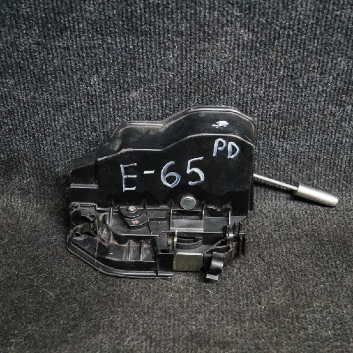 &Icirc;ncuietoare ușă dreapta spate BMW 5 E60 2005 OEM: 7167076 1748624