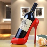 Suport vin pantof toc inalt, accesoriu elegant pentru prezentarea sticlei de vin, decor modern pentru bar