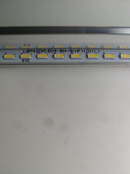 Barete LED LBM420M1804-BH-9 Ecran TPT420H2 -HVN04