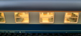 Doua vagoane calatori ROCO originale Austria, unul cls 1, celalalt cls 2+bagaje, 1:87, H0 - 1:87