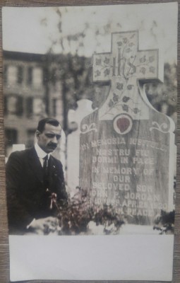 Mormantul unui roman emigrat in SUA// foto tip CP, anii &amp;#039;20 foto
