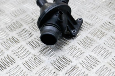 Termostat BMW X5 F15, F85 2019 OEM: 6644619,6601544,6371059,5603485,8635689 15062648 foto
