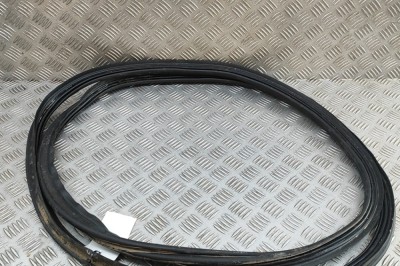 Garnitura de cauciuc haion AUDI Q5 FY 2024 OEM: 80A827705E | 31945015 foto