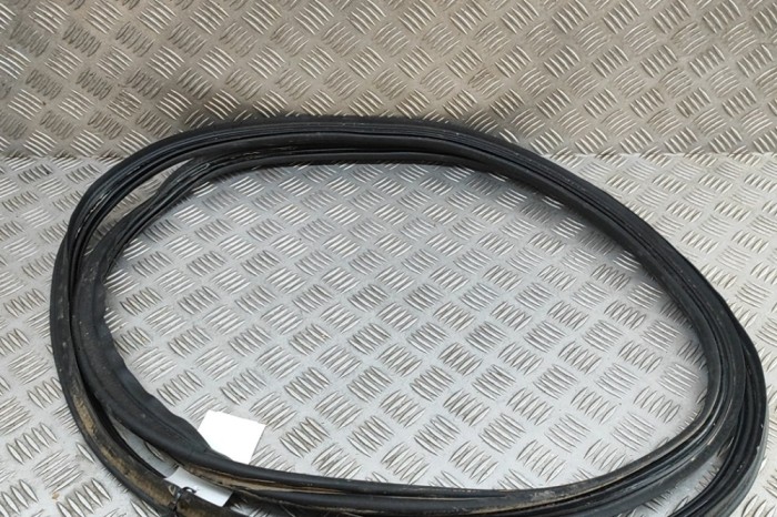 Garnitura de cauciuc haion AUDI Q5 FY 2024 OEM: 80A827705E | 31945015
