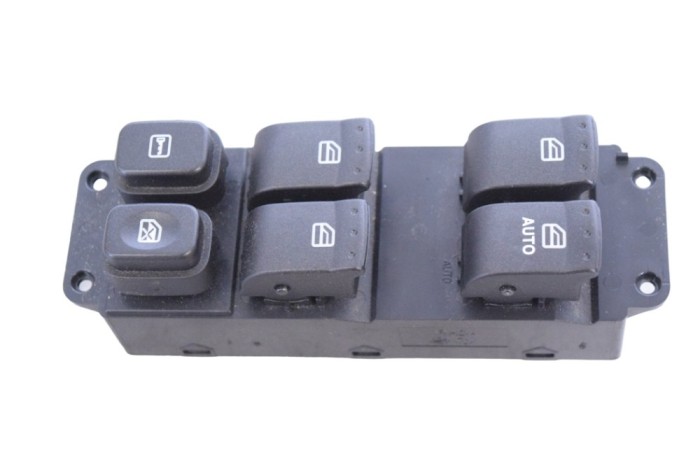 Buton geam ușă dreapta față SSANGYONG KORANDO 2018 OEM: 202009207 25642618