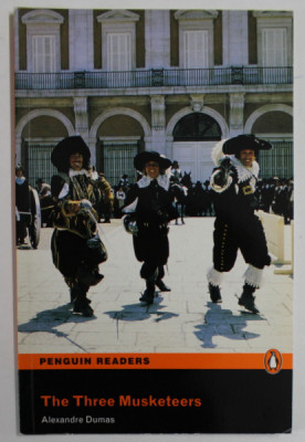 THE THREE MUSKETEERS by ALEXANDRE DUMAS , retold by DIANE MOWAR , LEVEL 2 , 2008 , LIPSA CD * foto