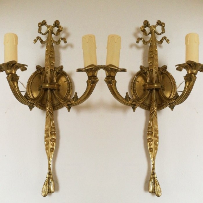 Eleganta pereche de aplice din bronz masiv in stilul Empire