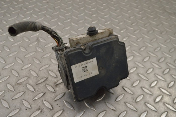 Pompa ABS TESLA MODEL X 2017 OEM: 1037797-00-D 14873379