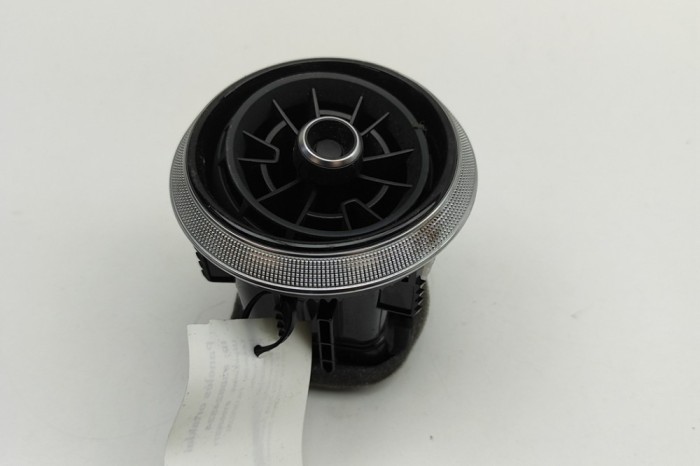 Gura de ventilație planșa de bord AUDI A3 Sportback 8VA, 8VF 2018 OEM: 81A820901F 30824524