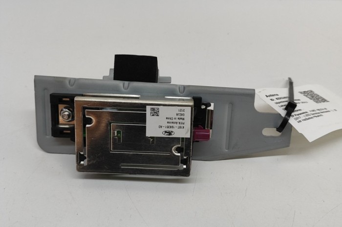 Amplificator de antena FORD FIESTA VII 2022 OEM: K1BT-19K351-AD | 29534011