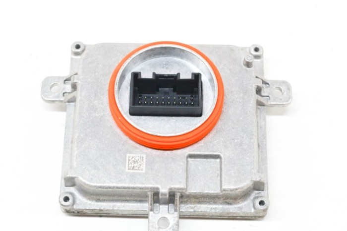 Unitate de control lumini xenon SKODA SUPERB III Estate 3V5 2018 13932371