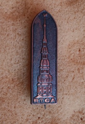 QW9 N5 59 - insigna - tematica capitale - Riga - Letonia foto