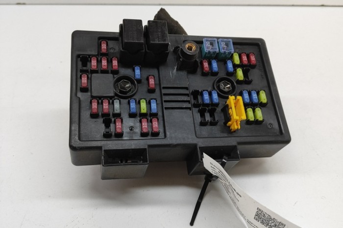 Modul panou de siguranțe CHEVROLET CAPTIVA C100, C140 2007 OEM: 96821082 30033182