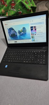 LEPTOP LENOVO IDEAPAD 100-15IBD PROCESOR i3-5005U/2.00GHz /RAM 4 GB /SSD 120 ( NOU NOUT ) WIN 10 INSTALAT RECENT. SE VINDE CU INCARCATOR . foto