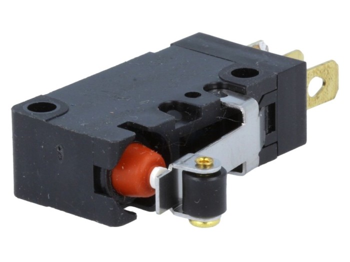 Micro&icirc;ntrerupător SNAP ACTION SPDT 5A