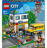 Cumpara ieftin LEGO City - Zi de scoala 60329