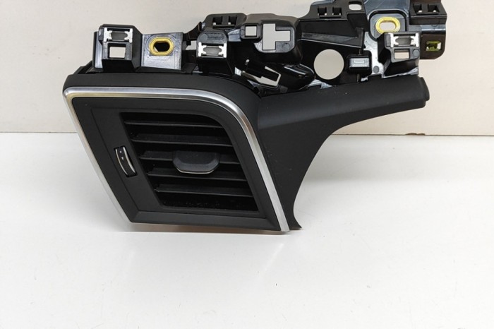 Gura de ventilație planșa de bord AUDI Q5 FY 2020 OEM: 80C820902 30307736