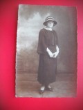 HOPCT 383 J FATA CU PALARIA -FAMILIE--FOTOGRAFIE VECHE TIP CP