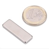 Magnet neodim bloc, 30x10x2 mm, putere 2,6 kg, N45