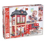 Cumpara ieftin Set de joaca din lemn - Statie de pompieri, Hape