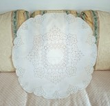 Fata de masa Vintage din In, cu broderie manuala pe fir- Rotunda