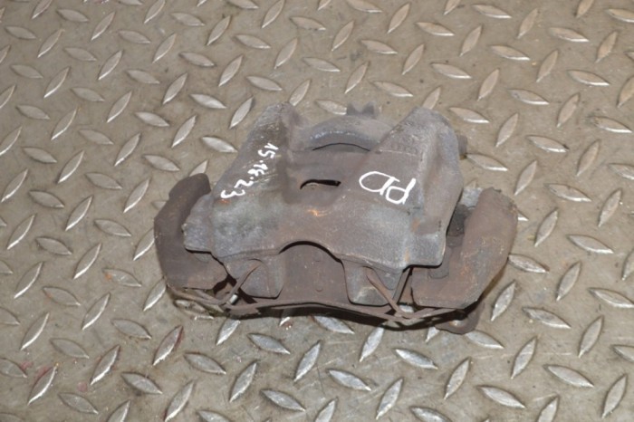 Etrier de fr&acirc;nă dreapta față AUDI A4 8K2, B8 2007 OEM: Sedan | 13350313
