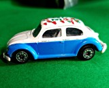 Volkswagen Beetle Broscuță. Diecast, carcasă metalică vopsita alb albastru deschis colantată plafon Love inimioare roșii verzi simbol flower power W