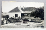 BAILE PERSANI LANGA BRASOV, FOTOGRAFIE DE GRUP LANGA UN RESTAURANT - HOTEL , CARTE POSTALA ILUSTRATA , MONOCROMA, CIRCULATA , DATATA 1938