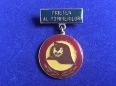 Insigna Romania - Insigna Pionieri - Prieten al Pompierilor cu bareta - Pionier foto