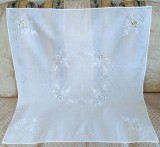 Fata de masa Vintage din bumbac cu broderie manuala si insertii croset