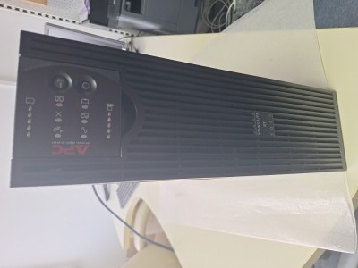 APC Smart-UPS RT, UPS Rackabil, APC SURT6000XLI foto