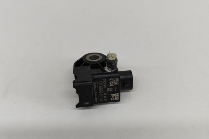Senzor de impact st&acirc;nga față AUDI Q5 FY 2020 OEM: 4N0959651D | 23835762