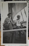 Fotografie, tata si fiul la plimbare pe mare, la Constanta, 1932