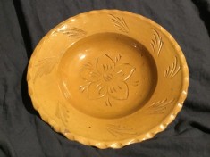 Arta / Traditie - Farfurie cu flori realizata in Transilvania model deosebit !