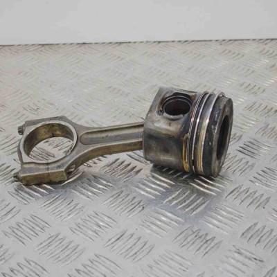 Piston BMW 1 E87 2008 OEM: 7807345 foto