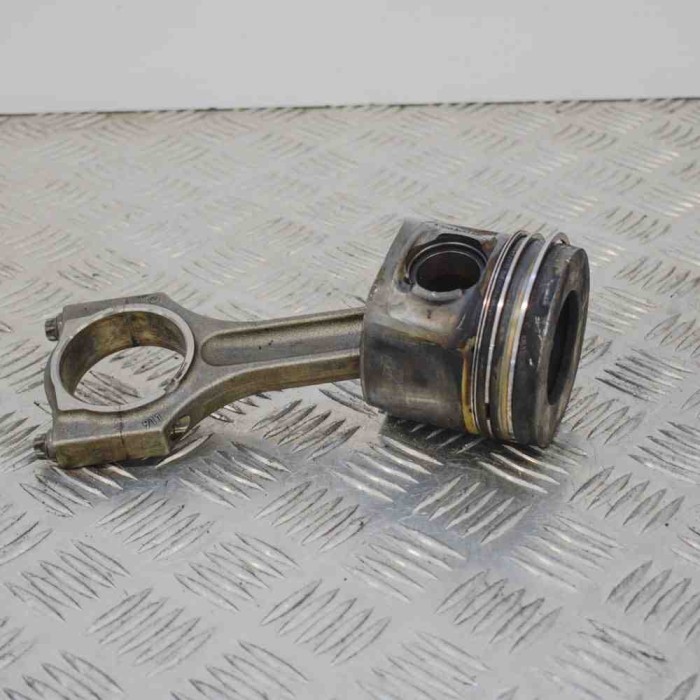 Piston BMW 1 E87 2008 OEM: 7807345