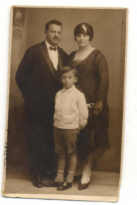 AD 1682 C.P.VECHE - FAMILIE IN TINUTA DE EPOCA-1928-PAULINA SI MANOLE, BUCURESTI foto