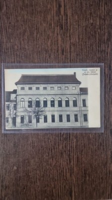 Carte Postala - Saliste. Fatada principala a scolii romane foto