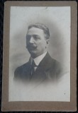 Fotografie tip CDV, Barbat cu mustata, in costum, 1922