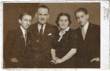 P3039N Fotografie de familie, studio Foto Royal, Turnu Severin, perioada interbelică
