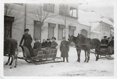 C627 Sanie cu cai lot ofiteri romani perioada regalista foto