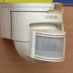 Senzor alb de lumina pentru comanda aparataj electric Steinel foto
