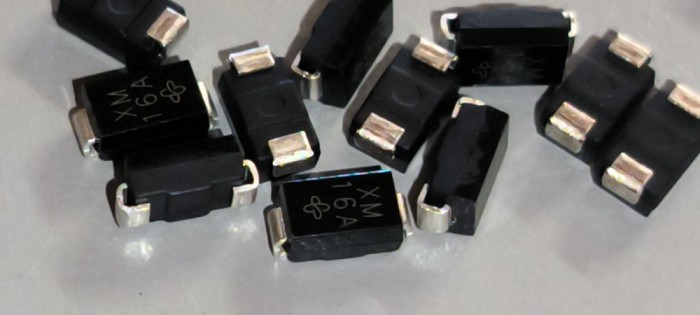 7.000 DIODE - POZE REALE TVS XM 16 A - tvs diode 15vwm 24 avc ddr 14 rc smaj15ca