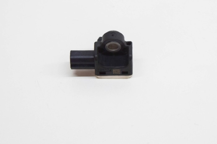 Senzor de impact st&acirc;nga față VOLVO V60 2011 OEM: 8V4T-14B006-AA | 11446985