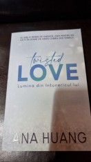 Ana Huang - Twisted love. Lumina din intunericul lui foto
