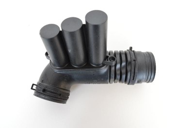 Furtun AUDI A3 Limousine 8VS, 8VM 2015 OEM: 04E129651C | 2330207 foto