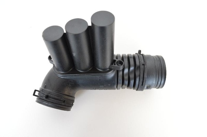 Furtun AUDI A3 Limousine 8VS, 8VM 2015 OEM: 04E129651C | 2330207