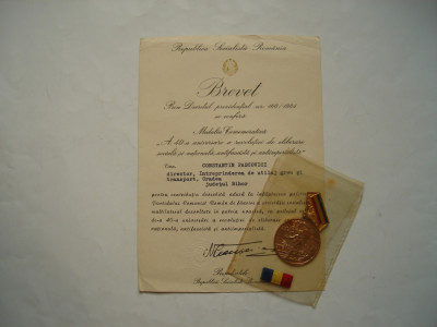Medalia cu brevet A 40-a aniversare a revolutiei de eliberare sociala foto